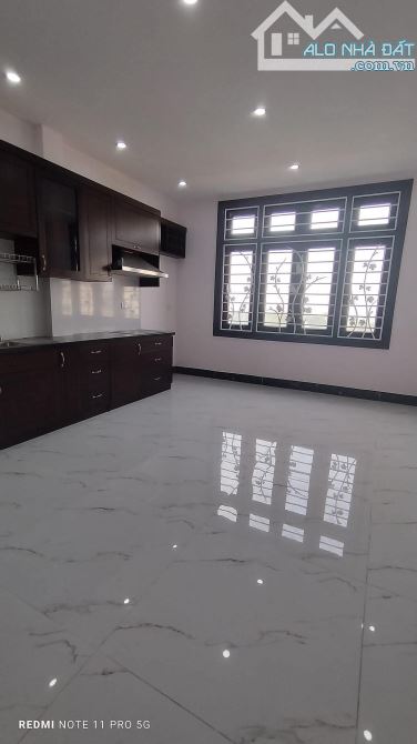 BÁN NHÀ PHÂN LÔ MAI DỊCH CẦU GIẤY DT 80M 7 TẦNG GARA THANG MÁY VỈA HÈ KINH DOANH 24.5 TỶ