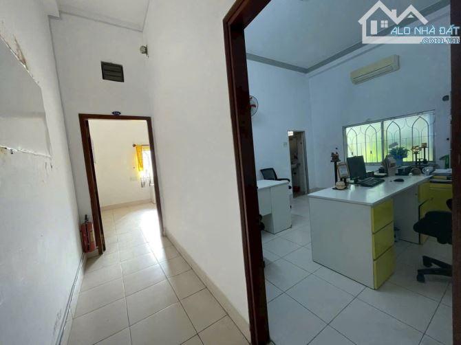 Bán nhà mặt tiền đường Trần Nhật Duật - Nha Trang.Dt 100m2 - Ngang 5x20. Thích hợp làm kd - 2