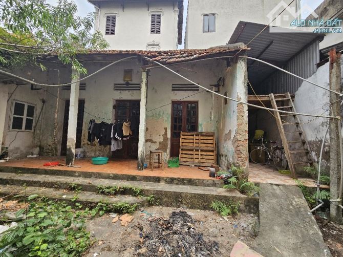 BÁN ĐẤT TẶNG NHÀ LA PHÙ - VỊ TRÍ VÀNG - 142.7m² - Ngót 8 Tỷ - 2
