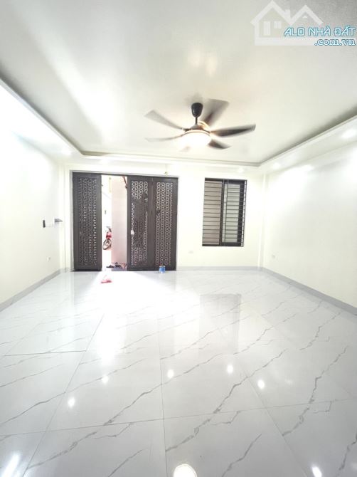 🏠Nhà Trần Cung 40m², 5 tầng thang máy, giá 8.5 tỷ –Nhà mới, ở ngay, gần phố, sinh lời tốt - 2