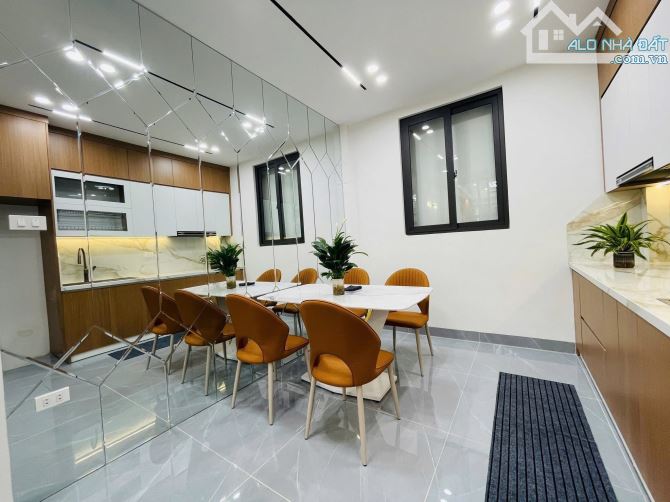 40M2 x 5T - Phố Kim Giang - Thanh Xuân - Nhà Mới - Ngõ Thông - MT 3.7m - Giá 8.6 tỷ - 2