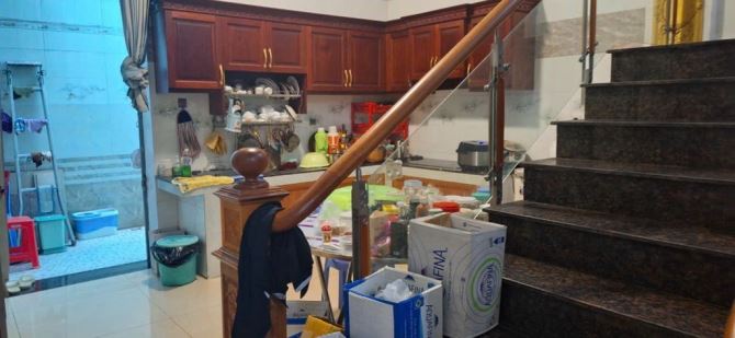 Nhà 4 tầng Mặt tiền đường NGUYỄN THỊ BÚP phường HIỆP THÀNH Q12 dt 150m2 (5mx30m) Đường 10m - 2