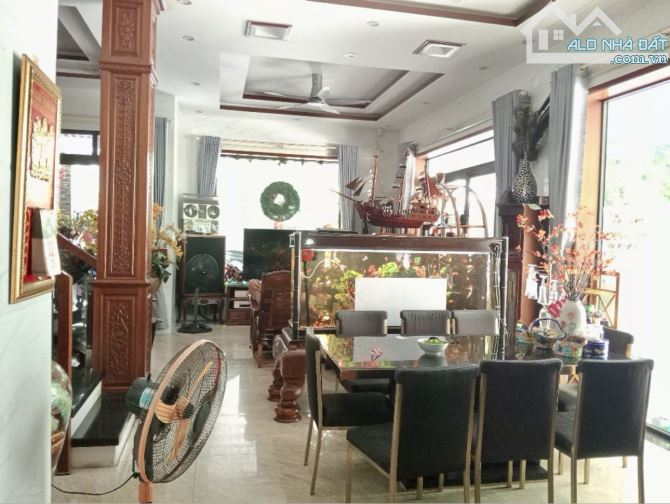 HOT - BÁN VILLA 3 TẦNG DT - 159M2 - LÔ GÓC 2 MẶT TIỀN VŨ TÔNG PHAN, SƠN TRÀ - CHỈ 20.5 TỶ - 2