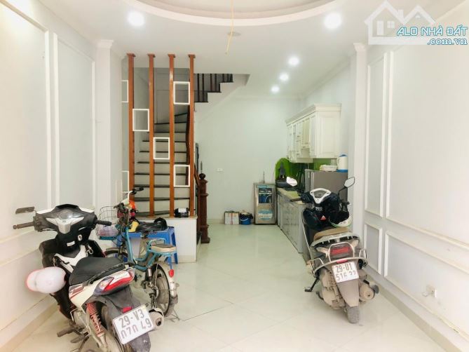 Nhà đẹp gần ga nhổn 34m2 5 tầng mặt tiền 4.9m ô tô đỗ cửa thoáng đãng ở sướng 4 tỷ 3 - 2
