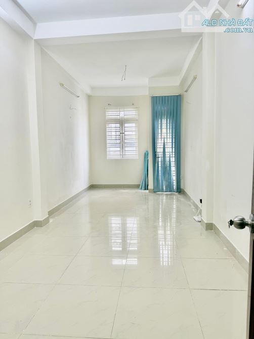 Nhà đẹp 4 tầng hẻm xe hơi vào nhà khu đường Hoa - Phan Xích Long - 2