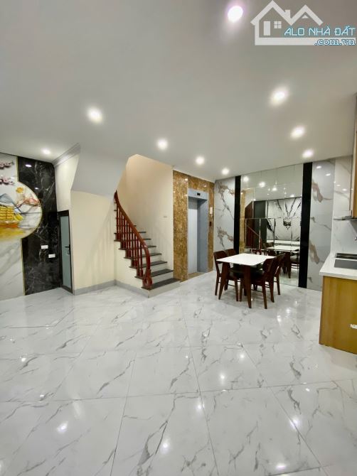 Bán nhà Bồ Để Long Biên, DT 38 X 6T, thang máy, ô tô tải chạy vòng đầu ngõ 8 tỷ nhỉnh - 2