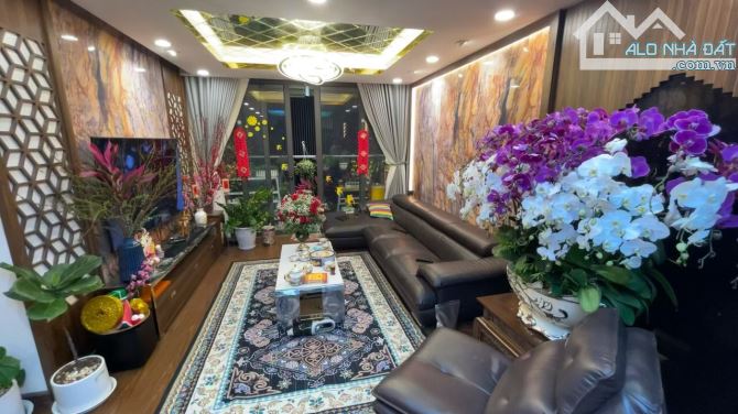 Bán căn hộ siêu rộng 225m tại tòa TSQ EUROLAND-Mỗ Lao-Hà Đông,nội thất sịn sò, giá 12.x tỷ - 2