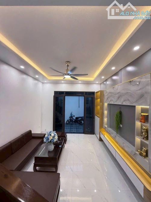 Bán căn nhà 3 tầng ngõ phố Ngọc Tuyền, TP Hải Phòng mới, 45m2, 3 ngủ, 2vs, nhà mới đẹp - 2