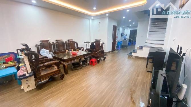 siêu phẩm phố Lâm Hạ Long biên 7 tầng 90m MT5.7m 32.5 tỷ ô tô tránh, gara 4 ô tô - 2