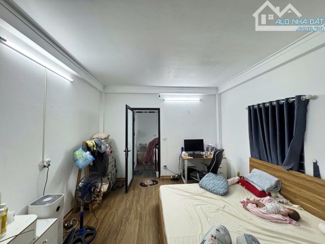 Bán nhà 5 tầng 43m chỉ 7.6 tỉ phân lô quân đội phố Nguyễn Lân - sát Lê Trọng Tấn - 2