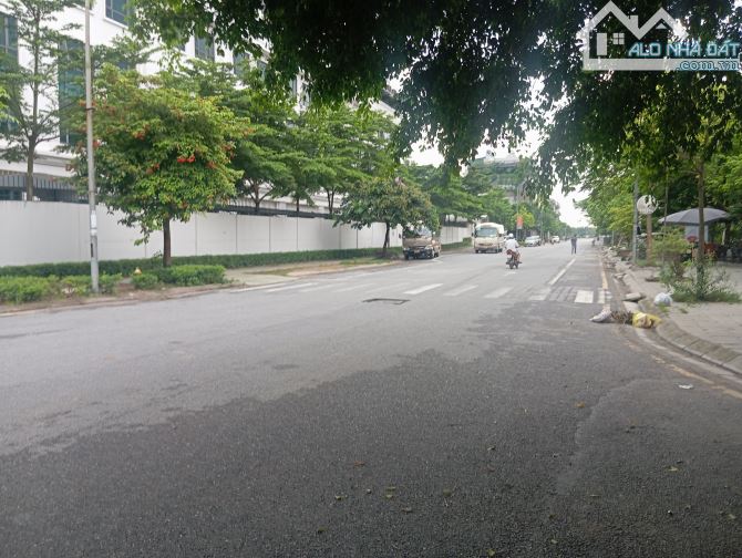 🔥 BÁN ĐẤT ĐẸP UY NỖ ĐÔNG ANH – VIEW HỒ – VỈA HÈ – Ô TÔ TRÁNH – GIÁ TỐT 🔥 - 2