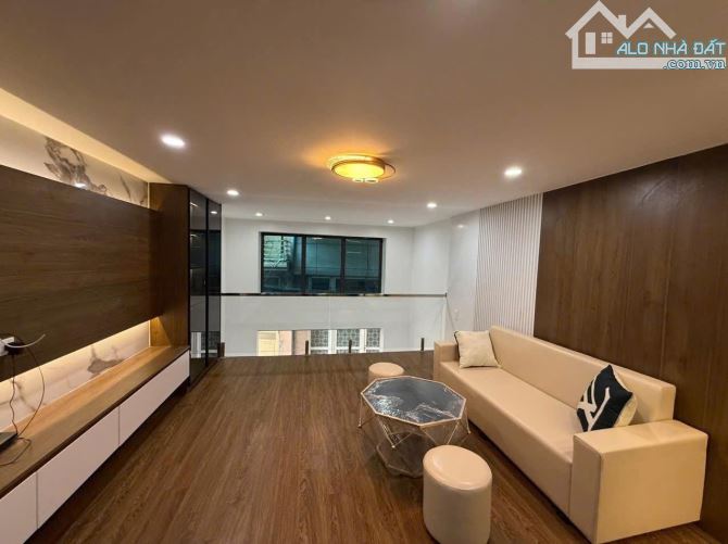 NHÀ ĐẸP HOÀNG HOA THÁM LÔ GÓC THOÁNG - 2