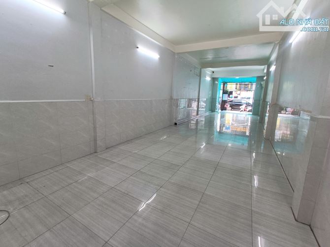 Cho Thuê 1 Trệt 2 Lầu + Sân Thượng Mặt Tiền Trần Hưng Đạo - Đối Diện Tòa Nhà PVCombank - 3