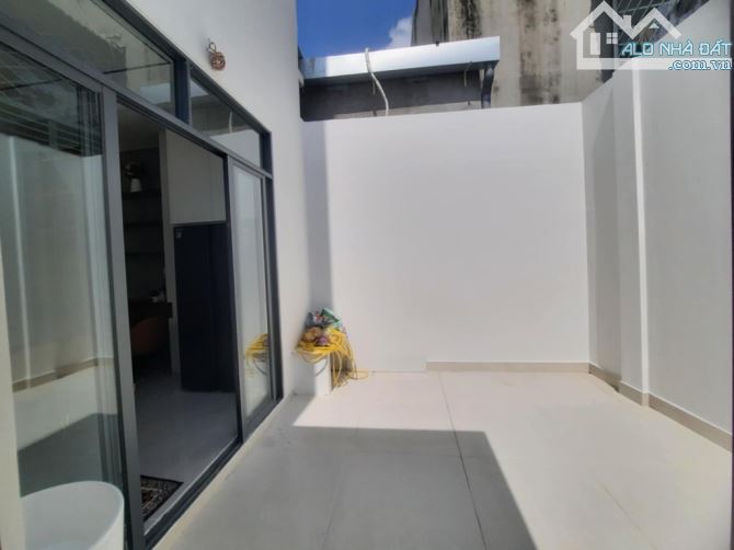 QUẬN 7 - 3 TẦNG MỚI 100% - XE HƠI NGỦ TRONG NHÀ - 81M2 - CHỈ HƠN 9T.Ỷ - 3