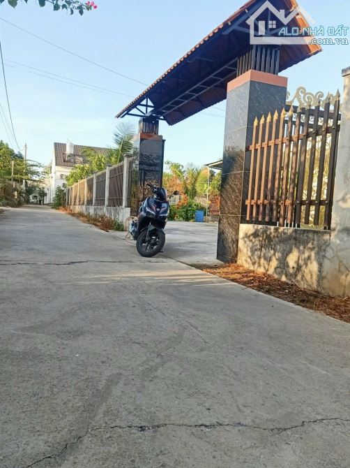 Chính chủ gửi bán lô đất 2 mặt tiền đường bê tông , NGHĨA THÀNH , CHÂU ĐỨC-TPHCM , 31x46 - 3