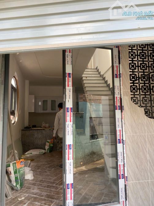 Bán nhà 1 trệt 1 lầu góc 2 mặt tiền thoáng. 3PN . Giá Siêu Hạt Dẽ - 3