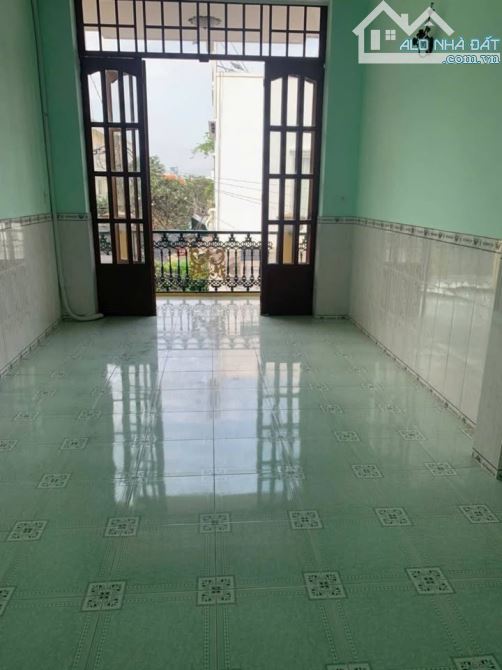 Bán gấp nhà 1 trệt 2 lầu Đ.Dương Công Khi, hóc môn 110m2, sổ riêng. Giá 999Tr - 3