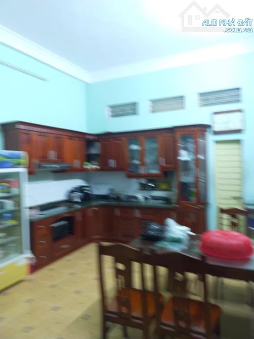Bán nhà 3 tầng Dân xây phố Giang Biên, kinh doanh ô tô tránh, 120m, MT6.2m, nhỉnh 16 tỷ - 3