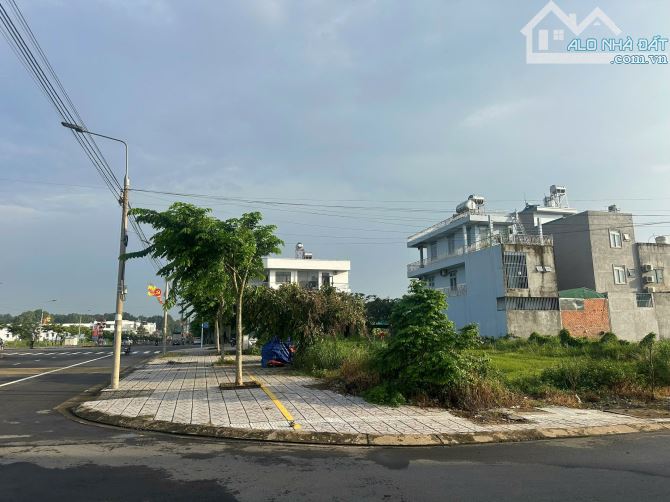 Duy Nhất 1 Lô Góc 2MT Đường HÙNG VƯƠNG, 256m2, Ngay Chợ Vĩnh Thanh - Nhơn Trạch, 2ty5 - 3