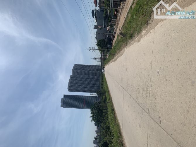 nhỉnh 5 tỷ- lô góc - đường thông-ô tô vào- gần cầu thăng long, cầu nhật tân - 3