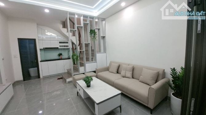 Bán nhà Hồ Tùng Mậu, dt35m, nhà mới, gần phố, gần ô tô, full nội thất - 3