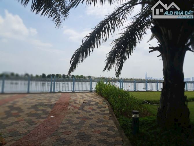 BIỆT THỰ VEN SÔNG SÀI GÒN - 477M2 - NGANG 22M - 38T - HOÀN CÔNG - 9