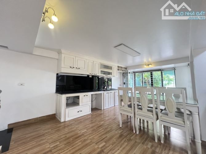 Bán nhà mặt tiền phố Thạch Bàn, 46m2- 5 tầng- mt6.6m-15 tỷ hơn, lô góc, vỉa hè, ô tô tránh - 3