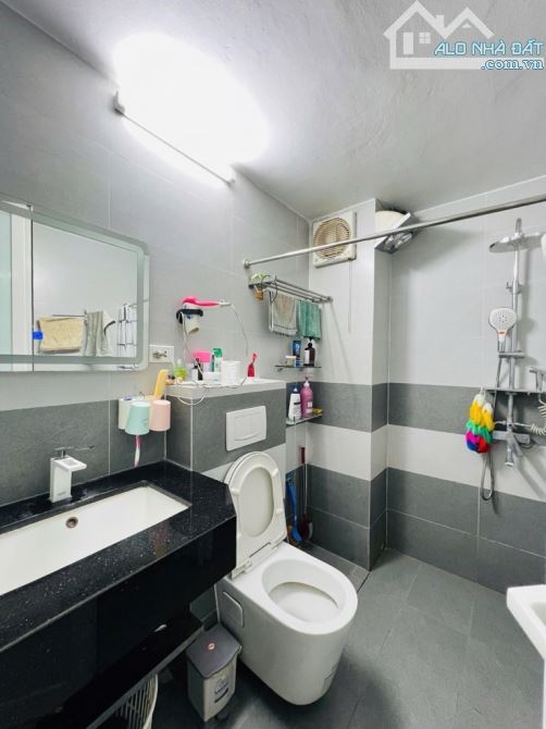 🔥Cầu Giấy 💥Căn hộ rộng đẹp long lanh💥tiện ích bạt ngàn 💥87m sổ đỏ 💥Nhỉnh 6tỷ - 3