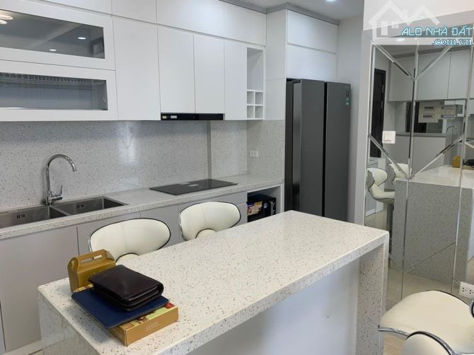 Bán căn hộ chung cư Xuân Phương Quốc Hội căn 94m2 giá 5,7 tỷ 2PN + 1  2WC - 3