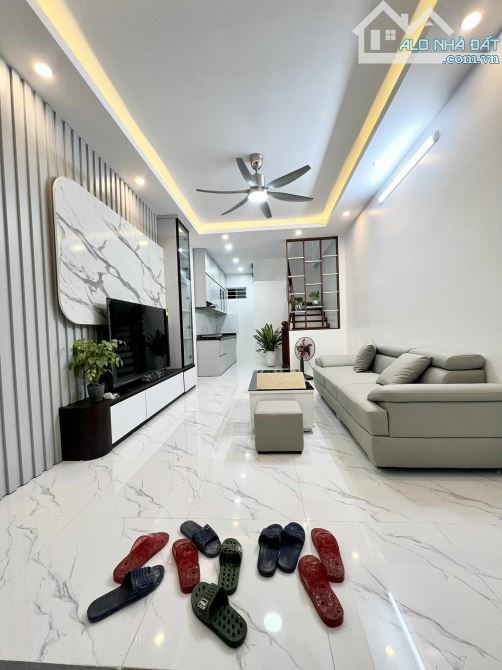 Bán Căn Nhà Phố Trần Quốc Vượng - Trung Tâm Cầu Giấy - Ngõ Nông rộng - 35m - 7.4 tỷ - 3