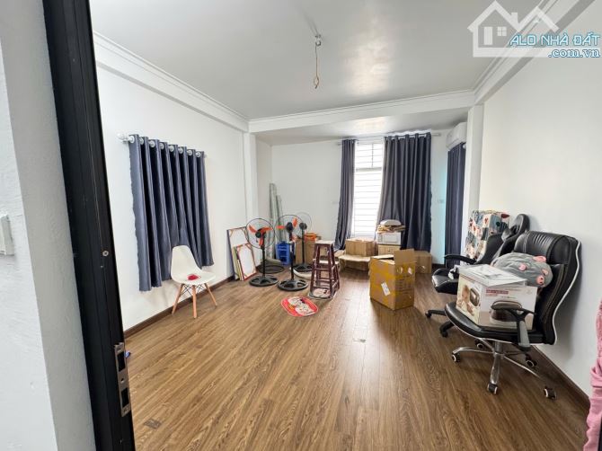 Bán nhà 5 tầng 43m chỉ 7.6 tỉ phân lô quân đội phố Nguyễn Lân - sát Lê Trọng Tấn - 3