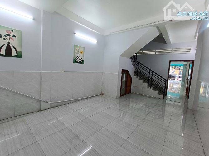 Cho Thuê 1 Trệt 2 Lầu + Sân Thượng Mặt Tiền Trần Hưng Đạo - Đối Diện Tòa Nhà PVCombank - 4
