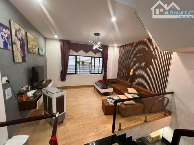 Bán nhà đẹp 3 tầng mặt tiền đường 7m5 Hoài Thanh, gần Dương Khuê, Mỹ An, Ngũ Hành Sơn - 4
