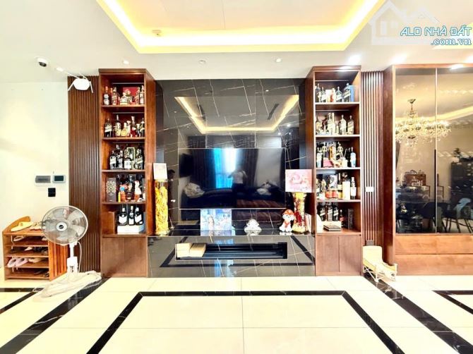 LÝ NAM ĐẾ - LÔ GÓC 3 MẶT THOÁNG - Ô TÔ ĐỖ CỬA - 7 TẦNG THANG MÁY - NỘI THẤT XỊN - 4