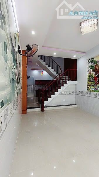 BÁN NHÀ 4 TẦNG 4 X 10m2 40m2  HẺM 4M PHÚ THỌ HÒA  CÁCH MẶT TIỀN CHỈ 10M  GIÁ 4.8TỶ - 4