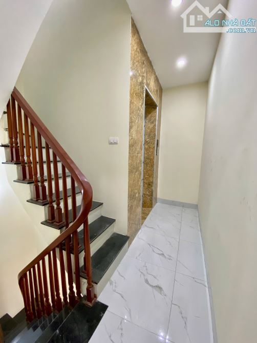 Bán nhà Bồ Để Long Biên, DT 38 X 6T, thang máy, ô tô tải chạy vòng đầu ngõ 8 tỷ nhỉnh - 4