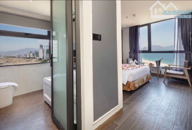 Bán khách sạn mặt tiền đường Trần Phú  -  Diện tích đất: 212 m2,ngang 9 mét , 20 tầng - 5