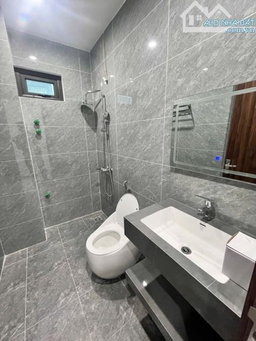 Bán nhà 4 tầng độc lập phố Văn Cao - 5