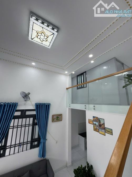 Nhà mặt tiền hẻm 109 đường 8 Linh xuân. 4ty350 - 5