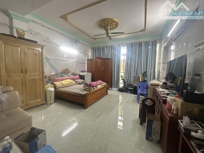 Nhà 4 tầng Mặt tiền đường NGUYỄN THỊ BÚP phường HIỆP THÀNH Q12 dt 150m2 (5mx30m) Đường 10m - 5