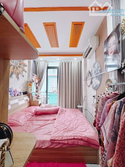 BÁN NHÀ ĐẸP 3 TẤM Q4 GẦN HẺM XE HƠI 3 CĂN GIÁ CHỈ 3TỈ 280 TL SỔ RIÊNG HẺM 3M KHU DÂN CƯ - 5