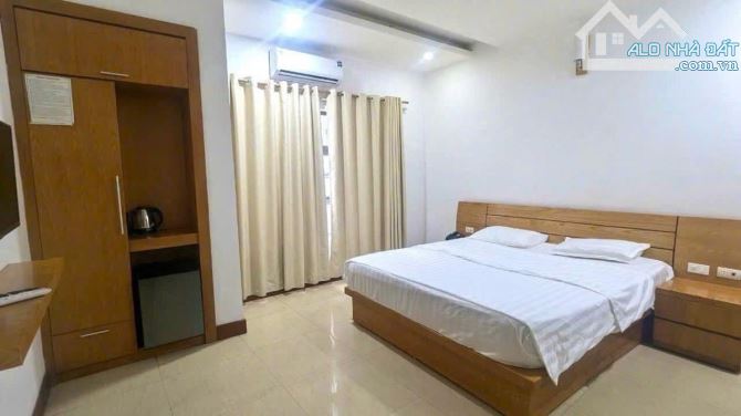 BÁN TÒA KS KHU VIP NHẤT ĐỐNG ĐA - MẶT TIỀN BỀ THẾ - DOANH THU 400TR/THÁNG - 116M2 GIÁ 70TỶ - 5