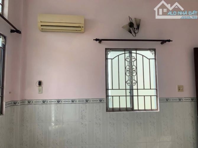 Bán gấp nhà 1 trệt 2 lầu Đ.Dương Công Khi, hóc môn 110m2, sổ riêng. Giá 999Tr - 5
