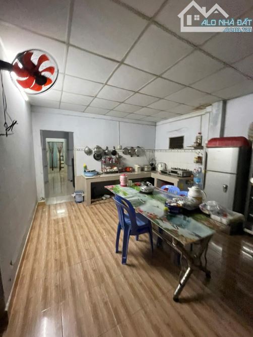 Bán nhà cấp 4 diện tích khủng 212m2, đường Tân Hiệp 18, Hóc Môn, giá 4 tỷ - 5