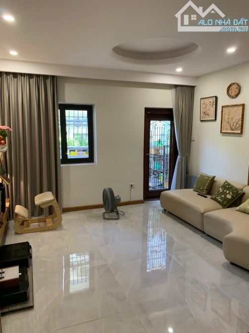 Bán chung cư Bộ Khoa Học Công Nghệ đường Nguyễn Văn Huyên 100m 2PN nhà sửa đẹp có lốt đỗ ô - 5