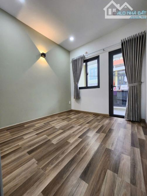SÁT MẶT TIỀN 1 CĂN Q4  DTSD 60 M2 NHÀ MỚI ĐẸP  CÓ 4 TỶ - 5