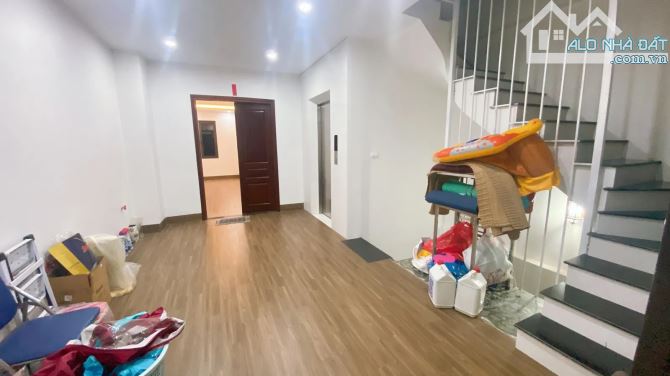siêu phẩm phố Lâm Hạ Long biên 7 tầng 90m MT5.7m 32.5 tỷ ô tô tránh, gara 4 ô tô - 5
