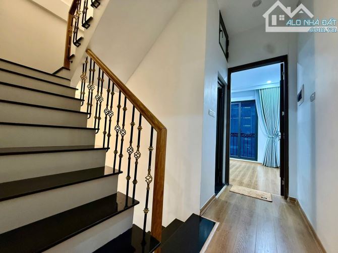 Siêu phẩm phố Xã Đàn, Cách phố 5m, 2 thoáng, Full nội thất, DT 40m2, MT 4m, Giá 11.7 tỷ - 6