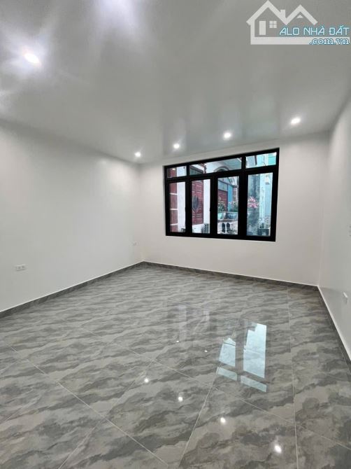 Bán nhà 4 tầng độc lập phố Văn Cao - 6