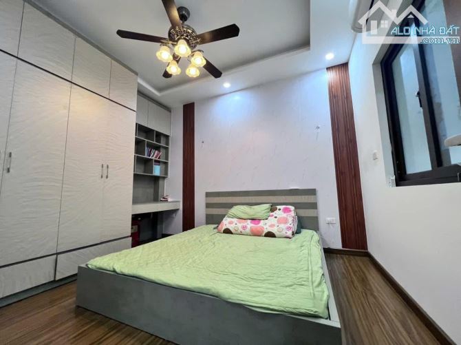 Tôi bán nhà Phố Quan Nhân 32m2 5 tầng 5 m mặt tiền - 6